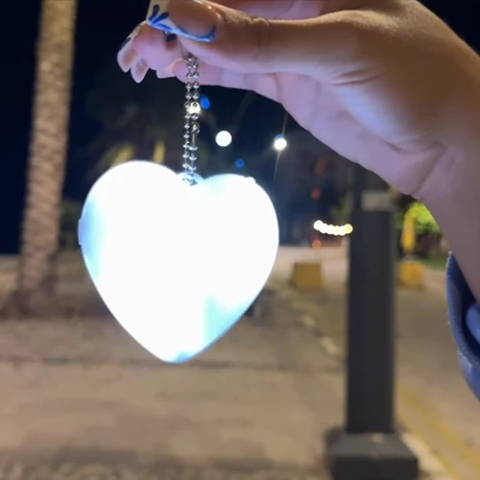 Un cuore luminoso nella tua borsa